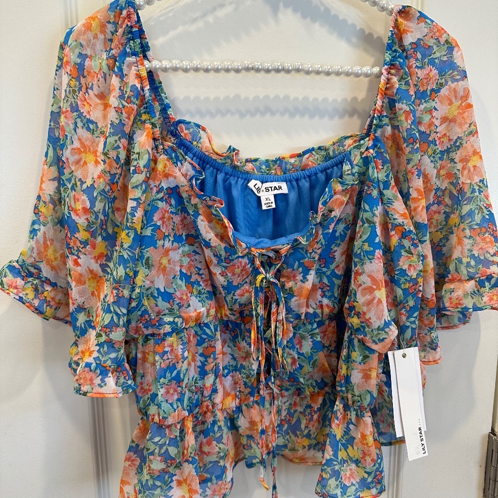 Lily Star Floral Women’s Size xL Floral Short Sleeve Blouse